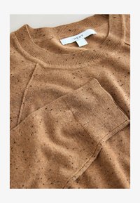 Unselected, camel brown neppy