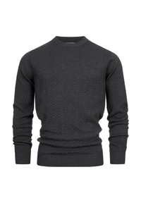 Ciemnoszary sweter z fakturą w jodełkę, z okrągłym dekoltem oraz ściągaczami na mankietach i dole. Wykonany z miękkiego, dzianinowego materiału.