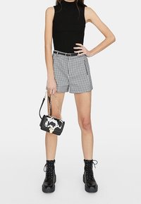 Stradivarius Shorts - white