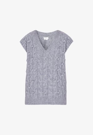 Sivi pleteni prsluk s V-izrezom, kratkim okruglim rukavima i istaknutim uzorkom pletenice. Mekana tekstura i rebrasti rub.