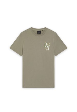 T-shirt verde oliva chiaro con scollo tondo e maniche corte con piccole lettere "LS" e motivo vegetale sul petto sinistro.