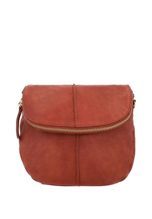 Brun læder crossbody-taske med afrundede kanter og en forflap med en vandret guldfarvet lynlås.