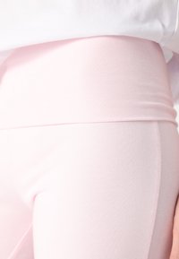 Thumbnail Image 7