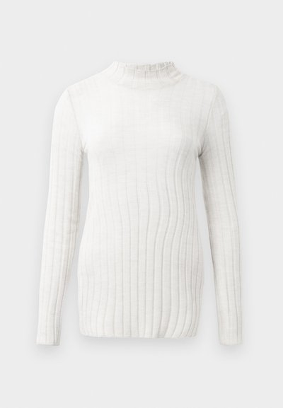 Długi rękaw, dopasowana bluzka z wysokim kołnierzem w kolorze kremowym z prążkowaną teksturą. Posiada subtelną, miękką tkaninę oraz dopasowany krój. Brak widocznych wzorów lub akcentów.