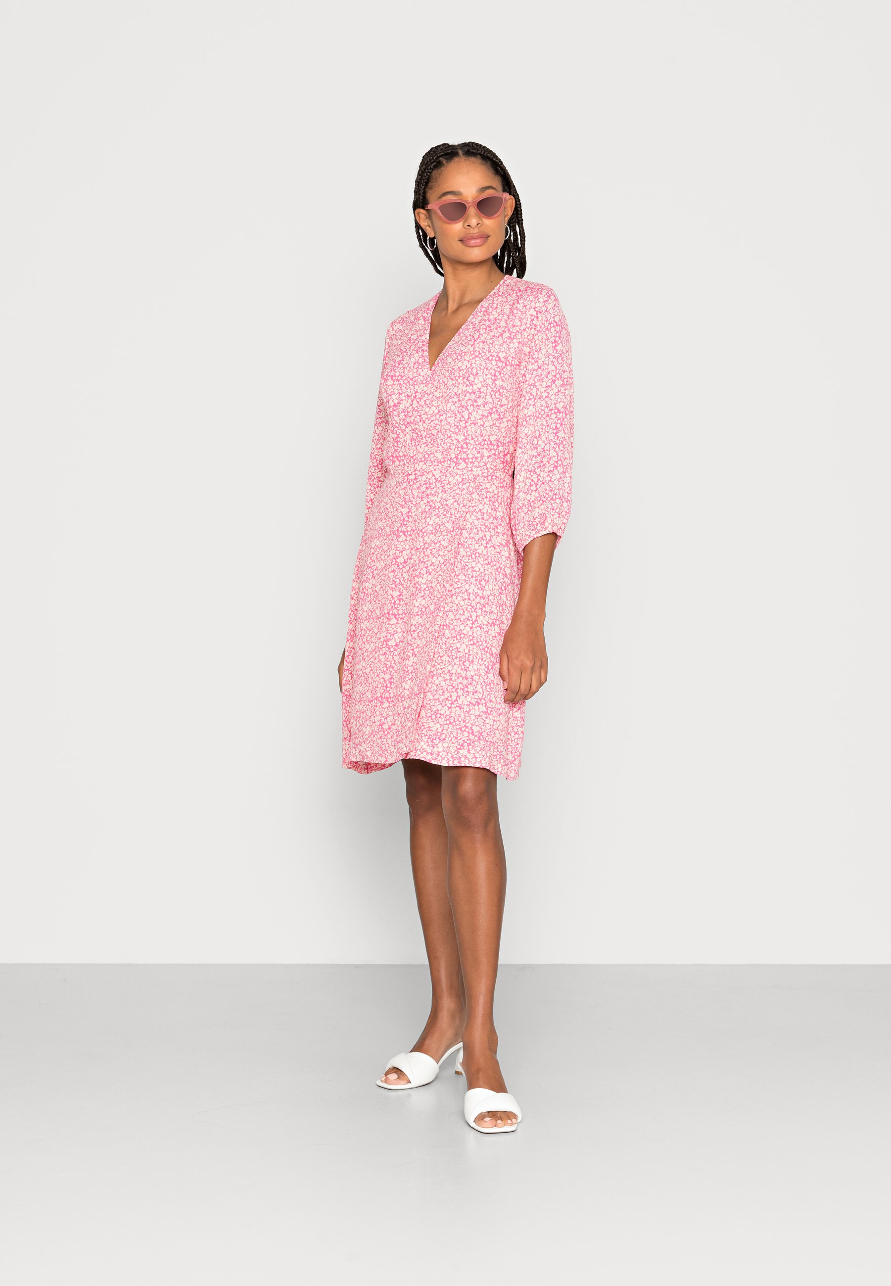Modström RINNAMD PRINT WRAP DRESS 