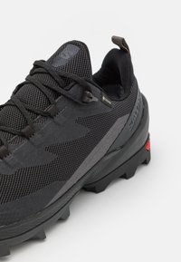 Salomon CROSS OVER 2 GORE TEX - Zapatillas de senderismo - phantom/magnet/black