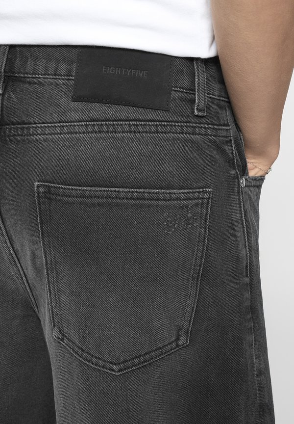 CUT OFF BAGGY - Denim shorts3