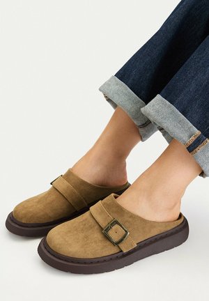 DeeZee, DEEZEE WOMEN'S FLIP-FLOPS BEIGE - Mules - beige