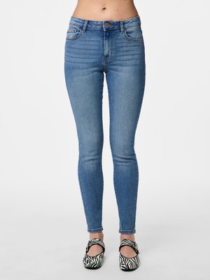 PCDANA - Jeans Skinny Fit - medium blue denim