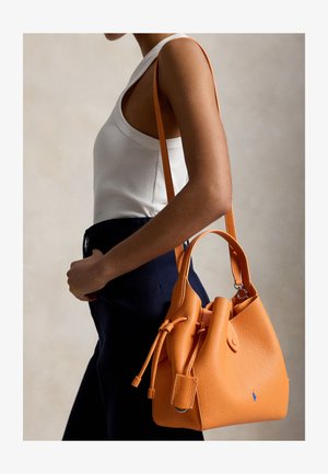Polo Ralph Lauren, POLO PLAY LEATHER DRAWSTRING BAG
- Bolso de mano - orange peel