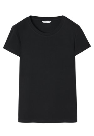Juodas trumpų rankovių marškinėliai, pagaminti iš minkštos medvilnės, su klasikinėmis apvalia kaklo iškirpte ir tiesia apačia. Minimalistinis dizainas, be raštų ar grafikų.
