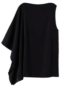 Haut noir drapé avec une coupe ample, doté d'une manche courte et d'une texture lisse. Conçu avec un décolleté large et une silhouette fluide.