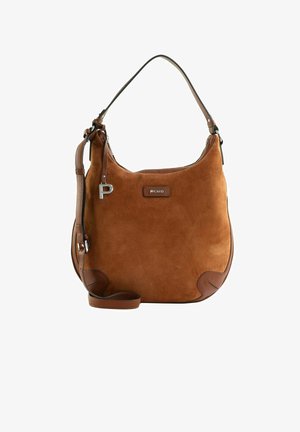 Sac à bandoulière en daim marron avec détails en cuir, bandoulière réglable, breloque métallique "P" et patch logo "Picard" sur le devant.
