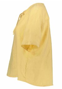 Gelbe kurzärmlige Bluse aus leichtem Stoff, mit einem Bindekragen und einer losen, schlichten Silhouette mit abgerundetem Saum.