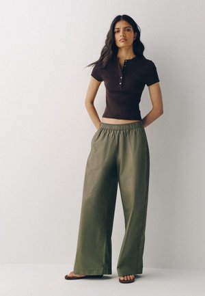 THE SET, 2 PACK  - Pantaloni - cream stripe khaki green