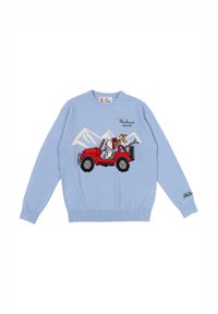 Maglione a maglia azzurro chiaro con una grafica di jeep rossa, montagne e il testo "Weekend mood". Polsini e orlo a coste. Design classico con collo rotondo.