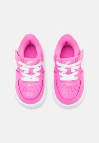 Nike Sportswear FORCE 1 LOW EASYON - Sportcipő - playful pink/white