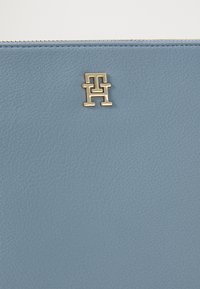 Tommy Hilfiger ICON  - Tote bag - space blue
