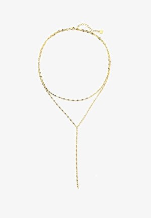 Collier en chaîne dorée délicate superposée avec fermoir réglable et long pendentif vertical sur fond blanc.
