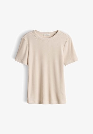 T-shirt a maniche corte beige in maglia a costine con scollo rotondo, distesa su uno sfondo bianco.