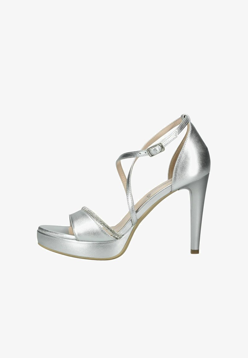 Sandale à talon haut argentée avec bride à la cheville, bout ouvert, semelle compensée et strass décoratifs sur la bride avant.