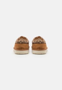 Jack & Jones FWSYDNEY STYD  - Papuče - cognac