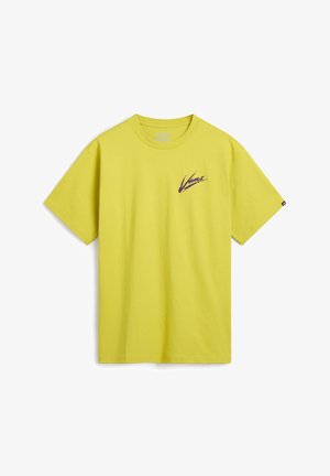 Geel T-shirt met korte mouwen en ronde hals, met een klein paars Vans-logo op de linkerborst en een zwart label aan de rechter mouw.