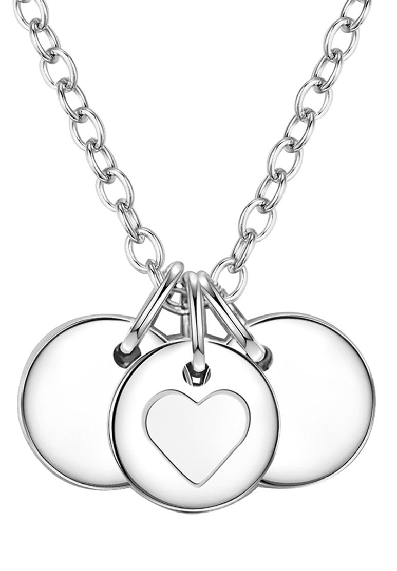 Sølvfarvet sterling sølv halskæde med tre runde vedhæng, to enkle og én med en hjerteformet udskæring, fastgjort med sammenkoblede dele.