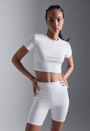 ESSENTIAL CROPPED SHORT SLEEVE T-SHIRT - T-shirt - bas -  white