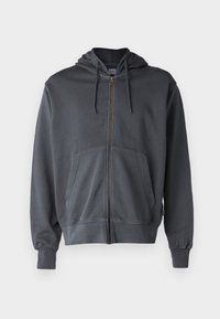 Grauer Reißverschluss-Hoodie mit Kapuze, Fronttasche und gerippten Bünden. Hergestellt aus weichem Stoff und mit einem schlichten, sauberen Design.