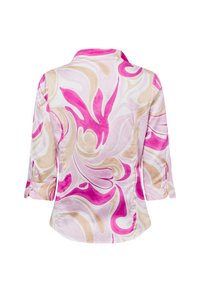 Lekka, różowo-beżowa bluzka w wzory z rękawami do trzech czwartej, mankietami na guziki i kołnierzykiem. Posiada swobodny, abstrakcyjny wzór.