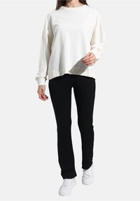 Modanisa Pantalon classique - black