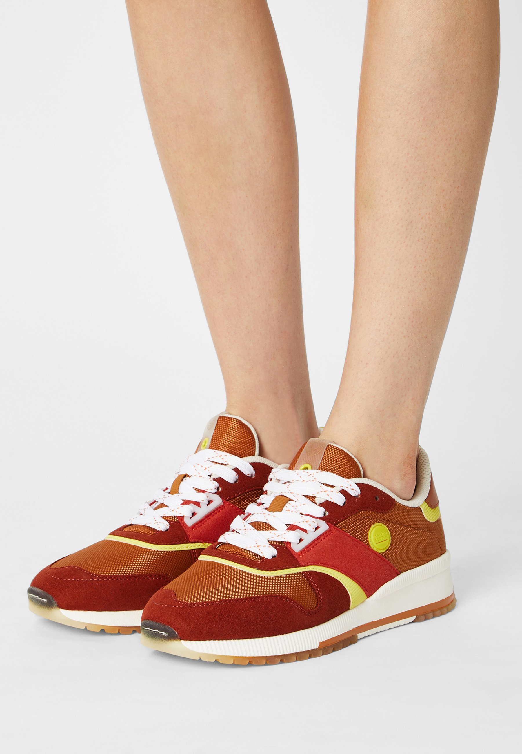 Bekijk hier de Vivi 5a S267 APRICOT MULTI van Scotch \u0026 Soda | by SHUZ