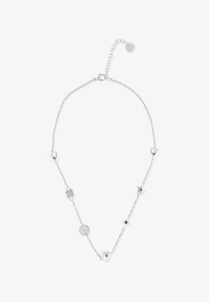 Collar de cadena plateada con colgantes de corazón que incluyen pequeñas piedras rojas, un trébol de cuatro hojas, una estrella, un sol y acentos de piedra negra, con cierre ajustable.