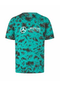 T-shirty w kolorze turkusowym i czarnym w wzór tie-dye z okrągłym dekoltem. Na przodzie znajduje się logo zespołu Mercedes AMG Petronas Formula One. Krótkie rękawy.