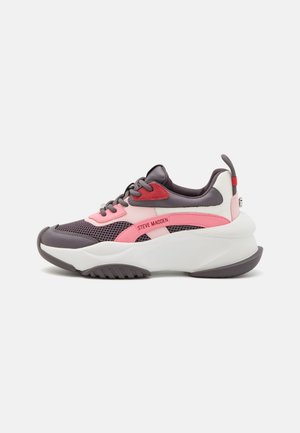 Baskets basses - pink