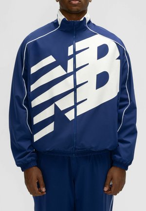 New Balance, BASKETBALL OVERSIZED PRINT WOVEN JACKET - Übergangsjacke - inkwell