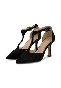 Scarpe nere in suede con tacco alto, punta appuntita, design a T-strap e dettagli decorativi con fibbia alla caviglia. Suola liscia e interno leggermente imbottito.