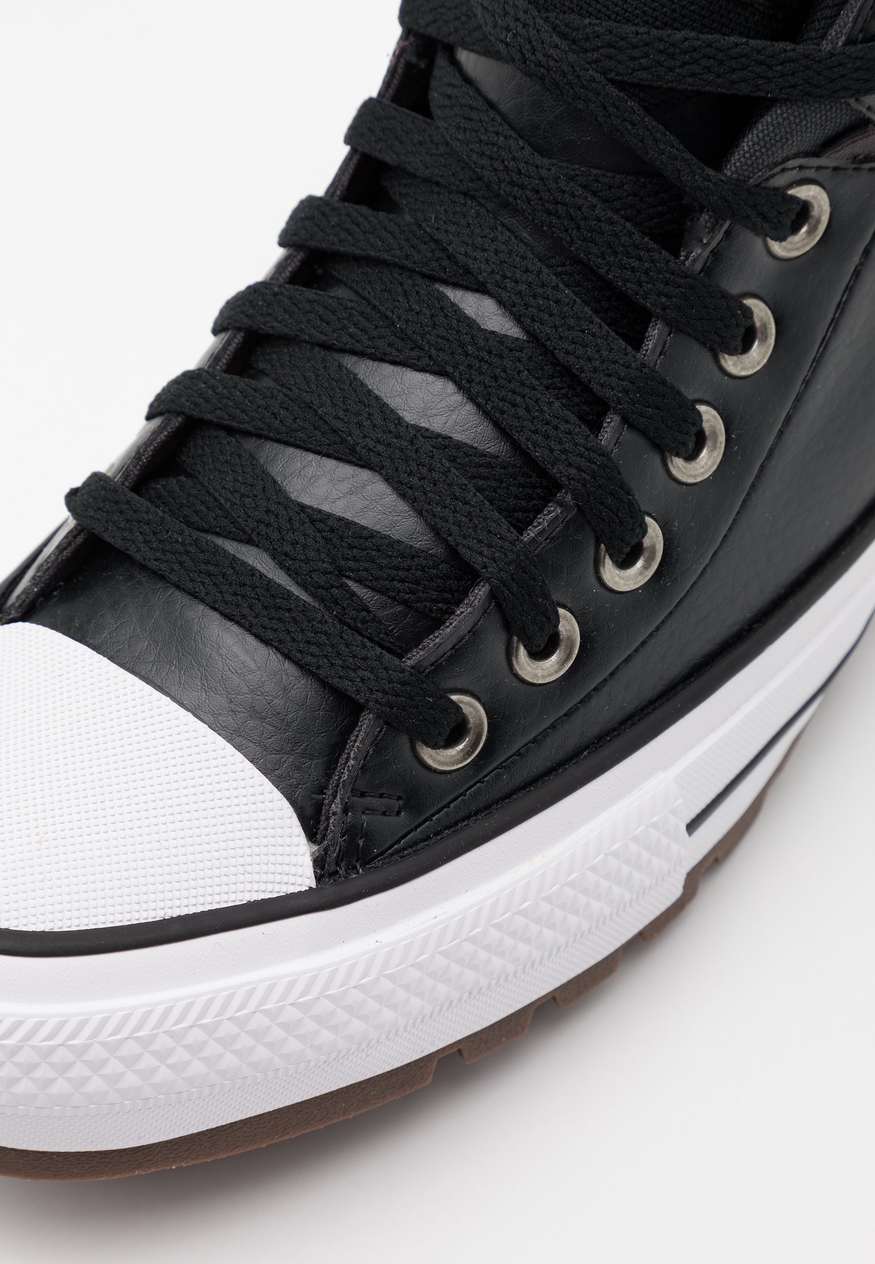 chuck taylor all star street converse