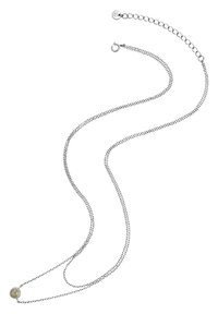 Collar de cadena de plata con un colgante redondo que incluye una piedra incrustada, diseño ligero y longitud ajustable.