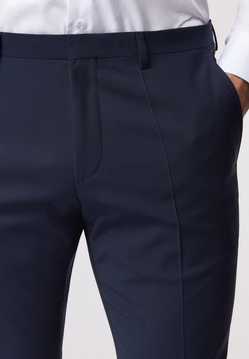 Herren Komplettanzüge | Roy Robson SLIM FIT BI-STRETCH Anzug dark blue/dunkelblau - IT86249 Herren Komplettanzüge | Roy Robson SLIM FIT BI-STRETCH Anzug dark blue/dunkelblau - IT86249