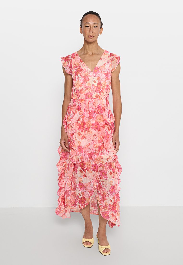 Blumenkleid in Pinktönen mit Rüschensäumen und -saum, das eine V-Ausschnitt und ein gestuftes Design aufweist.