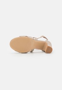 s.Oliver Sandals - champagne