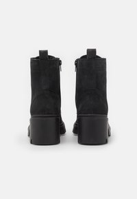 Bullboxer Stivaletti con plateau - black