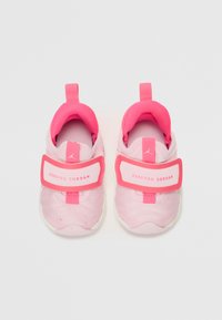 Jordan JORDAN 23/7.2 EASYON - Baskets basses - pink foam/hyper pink/summit white