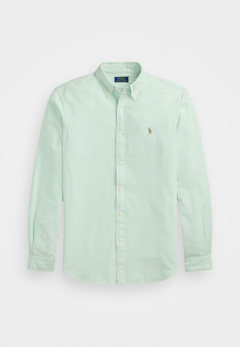 Lys grønnstripet skjorte med lange ermer, knepp ned krage og lite brodert logo på venstre side.
