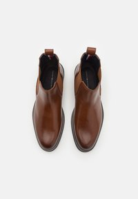 Tommy Hilfiger CORE CHELSEA - Kotníkové boty - winter cognac