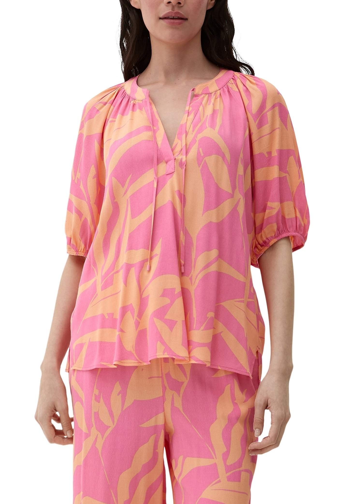 S.Oliver Damen Bluse Kurzarm – Sommerlicher Allover-Print, Fixierter Ärmelabschluss