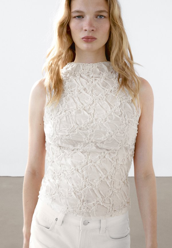 CREASED EFFECT FUNNEL NECK - Top - beige