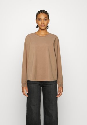ESSENTIAL LONG SLEEVE CREW TEE - Camiseta de manga larga - putty